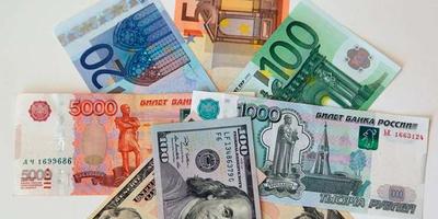 Курсы валют  на 5 августа: курс доллара – 3, курс евро – 3.46, 100 российских рублей – 3.6918